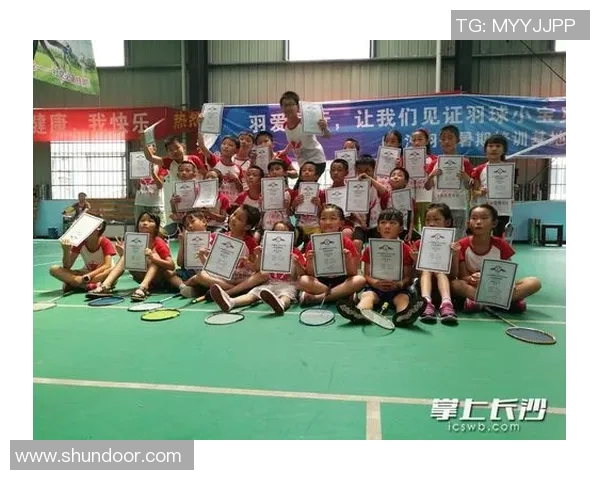 重庆羽毛球队成长之路：一段羽毛球精神与拼搏的纪实故事